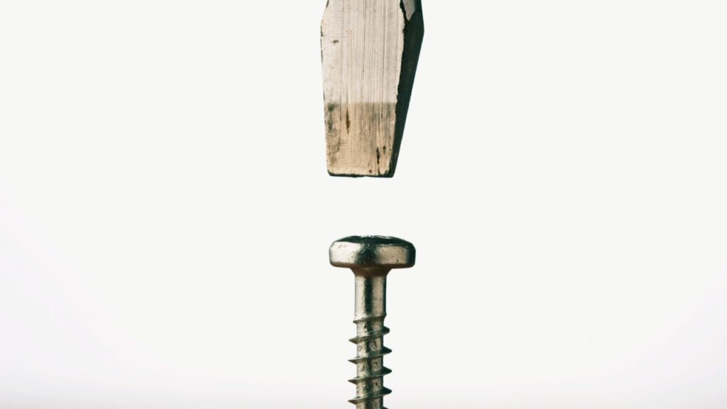 Aflojar y fijar tornillos: Guía práctica para un bricolaje exitoso