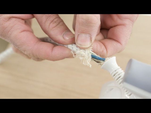 Cómo arreglar el enchufe de una plancha: Guía práctica y sencilla