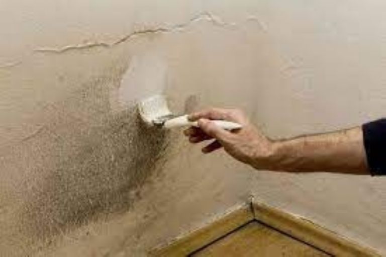 Cómo limpiar paredes blancas y librarte de pintar: trucos efectivos