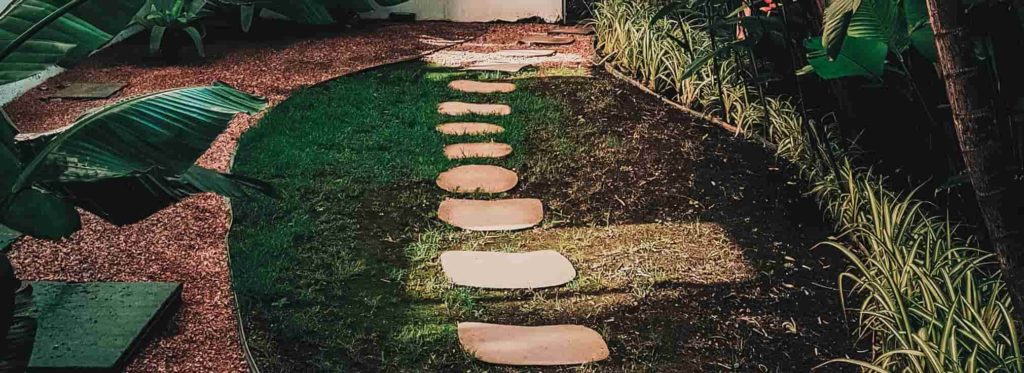 Traviesas para jardín: Cómo hacer un sendero fácil y duradero